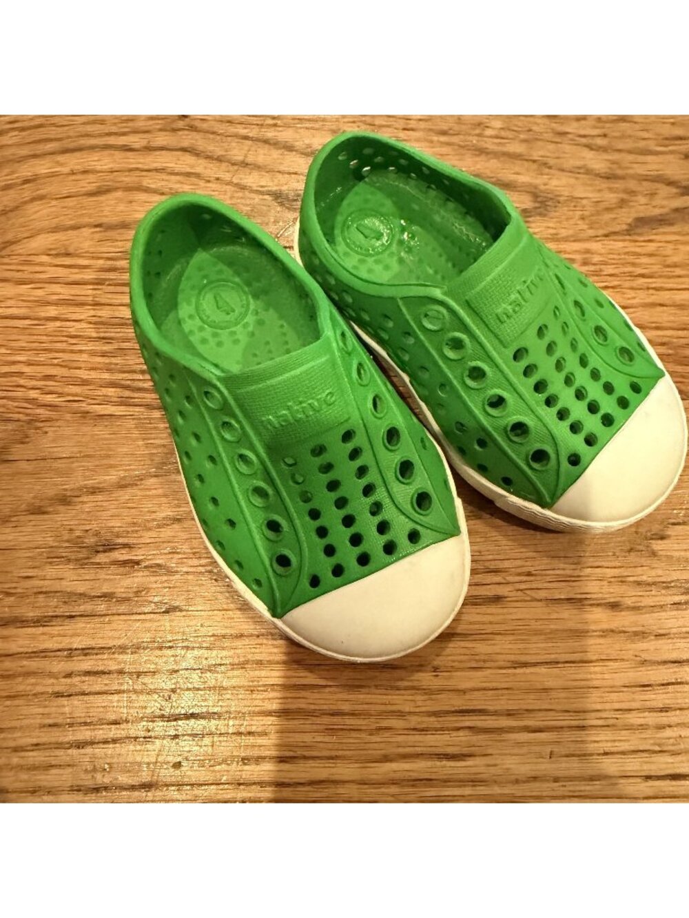 Native Kids Green and White Slip On Shoes Size 4